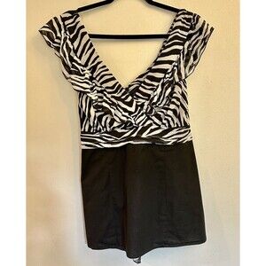 Torrid black/white/gray‎ Striped print blouse Size 2XL